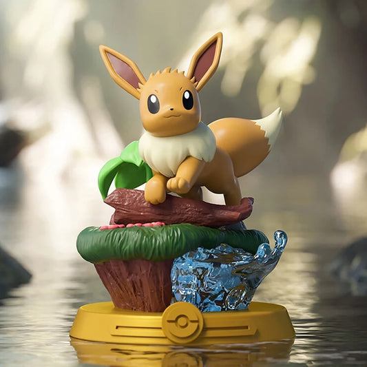 Figurine Pokémon évoli sur son présentoir